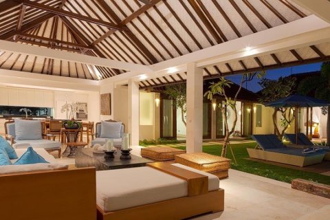 4 bedrooms Villa in Sanur, Indonesia No. 23013 12