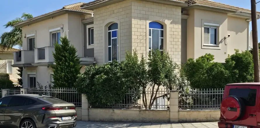 5 dormitorios Villa en Agios Tychonas, Cyprus No. 39870