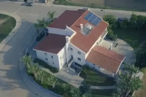 7 bedrooms Villa in Nicosia, Cyprus No. 39867 1