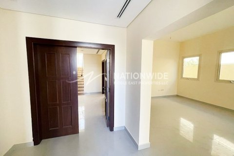 4 bedrooms Villa in Baniyas, UAE No. 3385 2