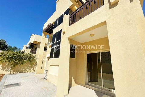 4 dormitorios Villa en Baniyas, UAE No. 3385 1