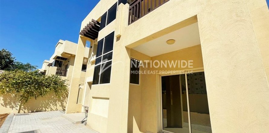 4 dormitorios Villa en Baniyas, UAE No. 3385