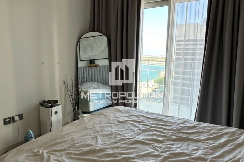 1 dormitorio Apartment en EMAAR Beachfront, UAE No. 6784 3