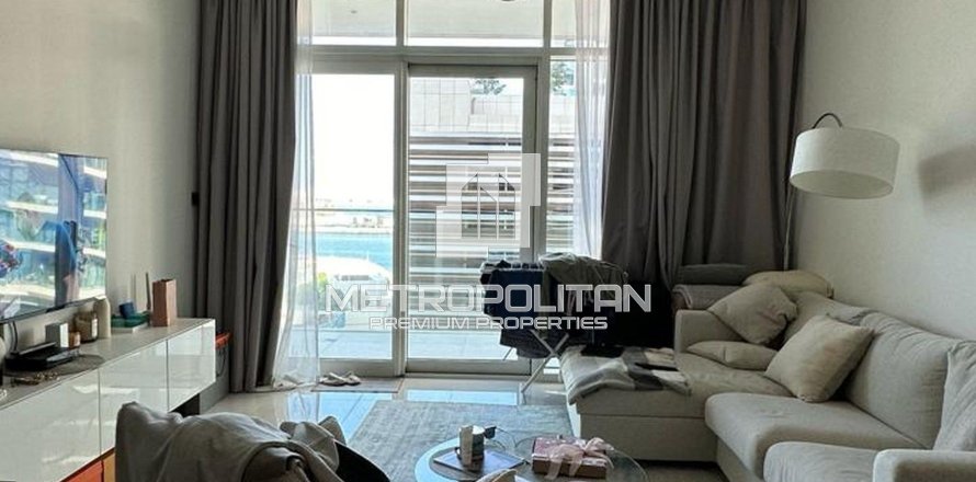 1 dormitorio Apartment en EMAAR Beachfront, UAE No. 6784