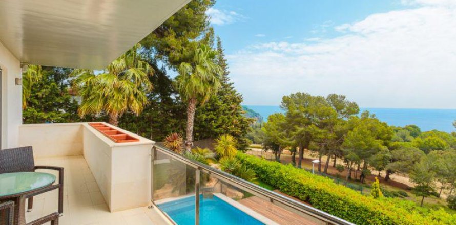 4 dormitorios House en Blanes, Spain No. 25530