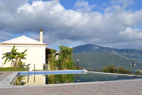 2 bedrooms Villa in Corfu, Greece No. 60002 2