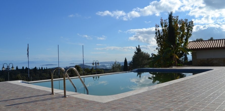 2 bedrooms Villa in Corfu, Greece No. 60002