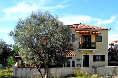 3 bedrooms House in Phocis, Greece No. 60003 1