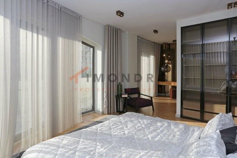 4+1 Apartment in Beylikduezue, Turkey No. 17392 9