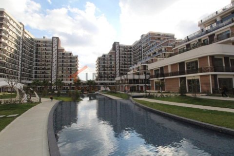 4+1 Apartment in Beylikduezue, Turkey No. 17392 22