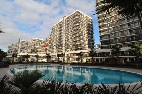 4+1 Apartment in Beylikduezue, Turkey No. 17392 24