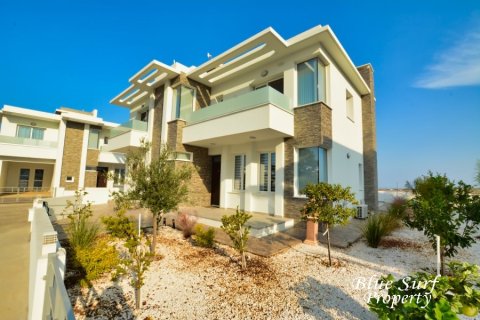 4 dormitorios Villa en Paralimni, Cyprus No. 36561 2