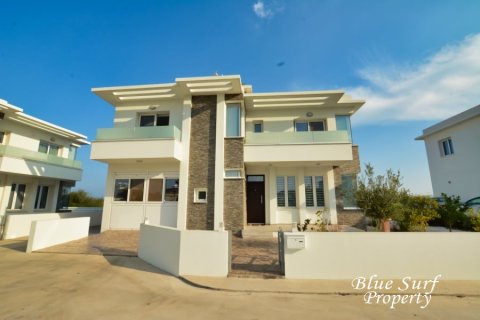 4 dormitorios Villa en Paralimni, Cyprus No. 36561 1