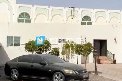 8 bedrooms Villa in Al Ain, UAE No. 4658 1