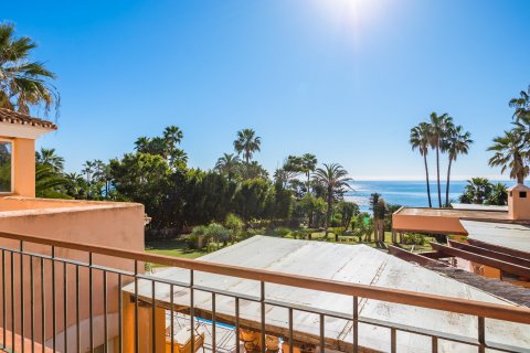 8 bedrooms Villa in Estepona, Spain No. 27414 9