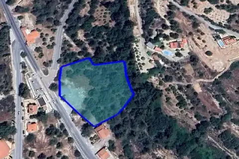 5801m² Land in Souni–Zanatzia, Cyprus No. 36340 1