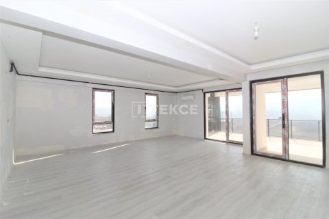 5+1 Apartment in Bursa, Turkey No. 11315 11