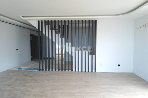 4+1 Apartment in Mudanya, Turkey No. 11317 26