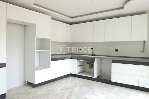 4+1 Apartment in Mudanya, Turkey No. 11317 12