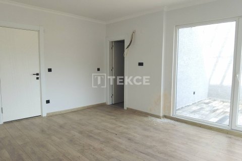 4+1 Apartment en Mudanya, Turkey No. 11317 23