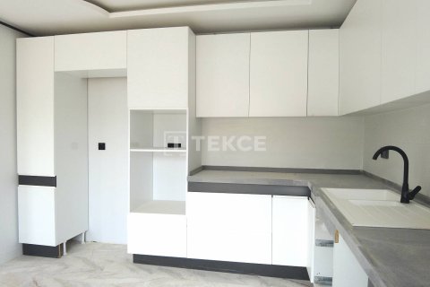 4+1 Apartment en Mudanya, Turkey No. 11317 13