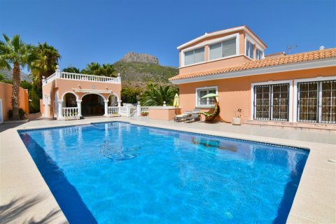 5 dormitorios Villa en Calpe, Spain No. 26032 2