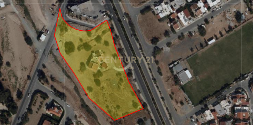 9600m² Land in Pano Polemidia, Cyprus No. 76341