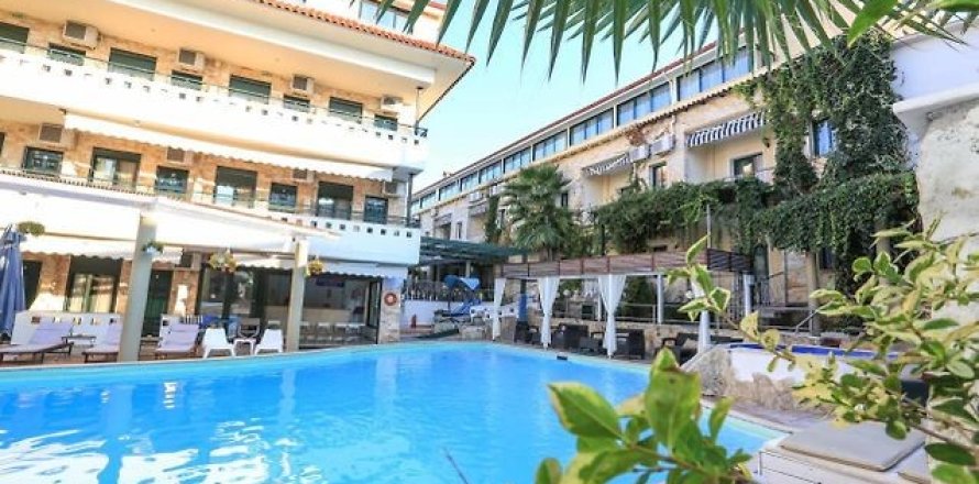 2000m² Hotel in Chalkidiki, Greece No. 56164