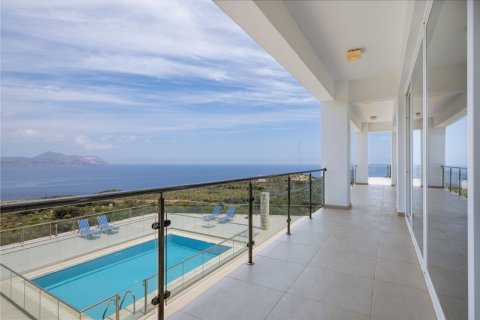 3 bedrooms Villa in Chania, Greece No. 64799 9