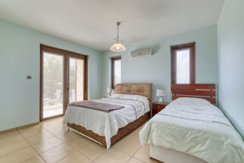 3 bedrooms Villa in Alaminos, Cyprus No. 64822 21