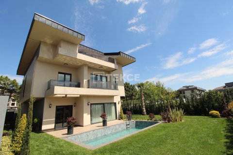 4+2 Villa en Beylikduezue, Turkey No. 16764 27