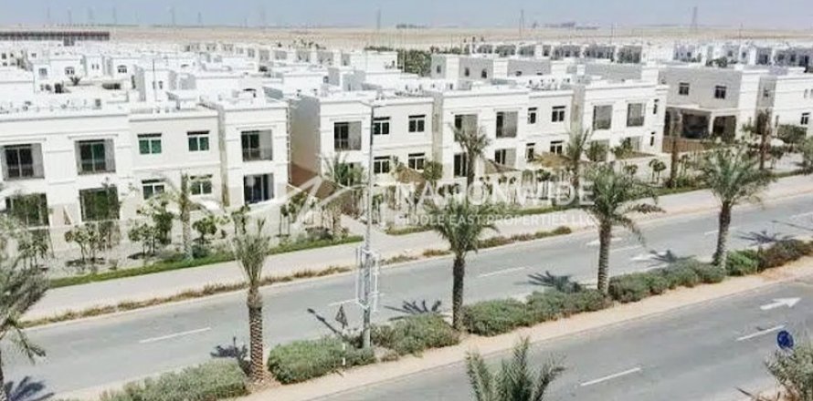 2 bedrooms Townhouse in Al Ghadeer, UAE No. 3367