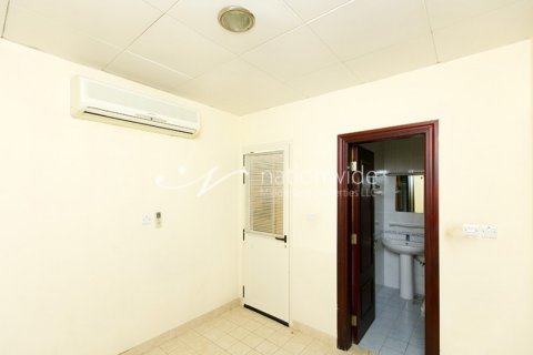 3 dormitorios Villa en Abu Dhabi Gate City, UAE No. 3365 7