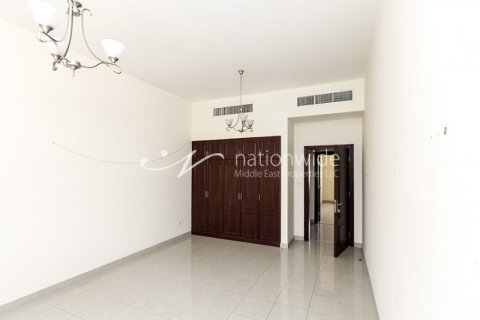 3 dormitorios Villa en Abu Dhabi Gate City, UAE No. 3365 11