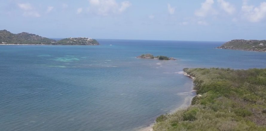 3318m² Land in Falmouth, Antigua and Barbuda No. 64962