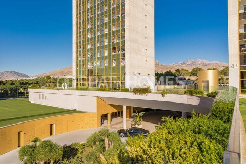 3 dormitorios Apartment en Benidorm, Spain No. 25863 9