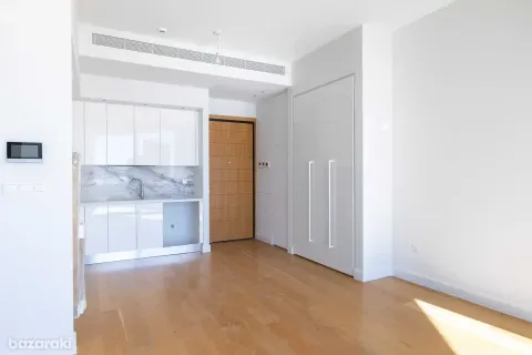 1 bedroom Apartment in Limassol, Cyprus No. 32269 8