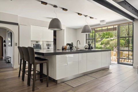 8 bedrooms Villa in Valbonne, France No. 78322 8