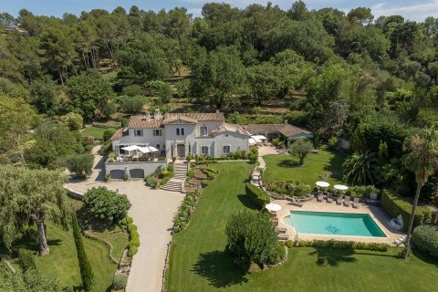 8 bedrooms Villa in Valbonne, France No. 78322 1