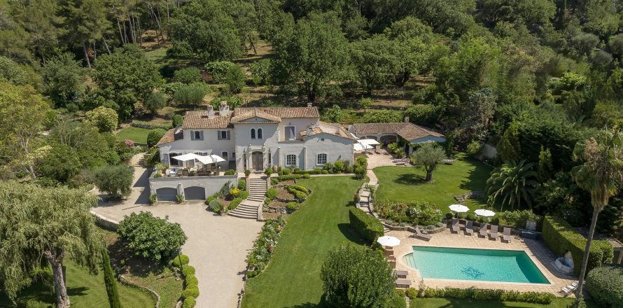 8 bedrooms Villa in Valbonne, France No. 78322