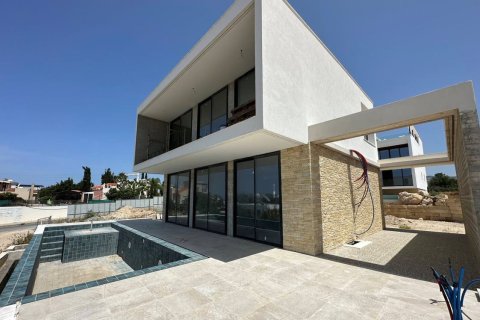 4 bedrooms House in Chloraka, Cyprus No. 37378 2