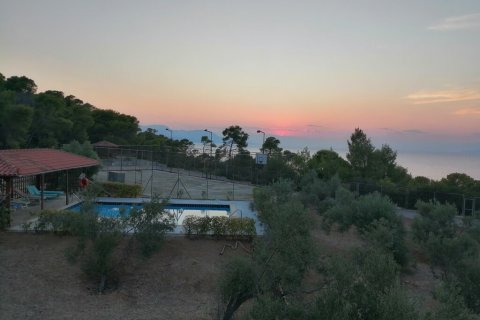 5 bedrooms Villa in Loutraki, Greece No. 56142 4