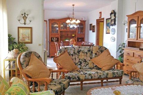 4 dormitorios House en Blanes, Spain No. 25157 9