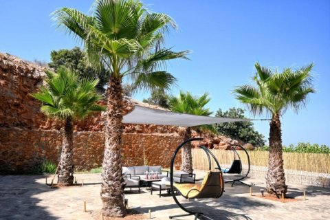 3 bedrooms Villa in Chania, Greece No. 48095 5