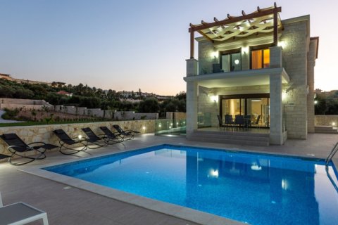 5 bedrooms Villa in Chania, Greece No. 48096 2