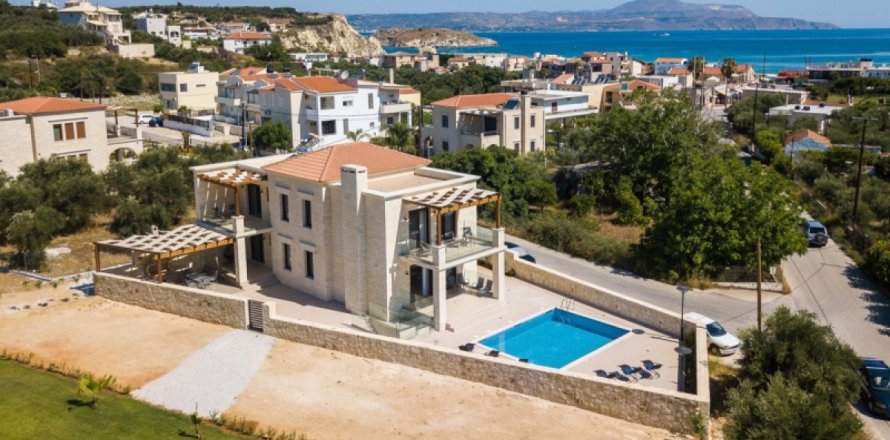 5 bedrooms Villa in Chania, Greece No. 48096