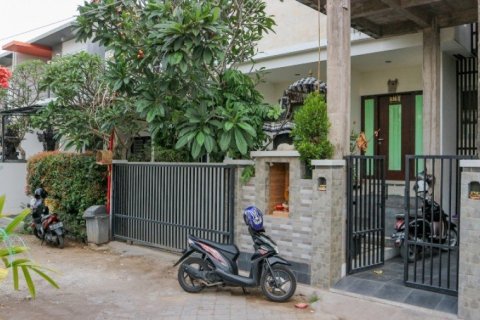 6 bedrooms House in Denpasar, Indonesia No. 22784 1