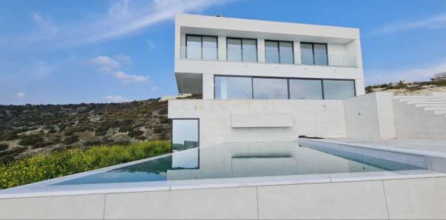 7 bedrooms Villa in Agios Tychonas, Cyprus No. 28863