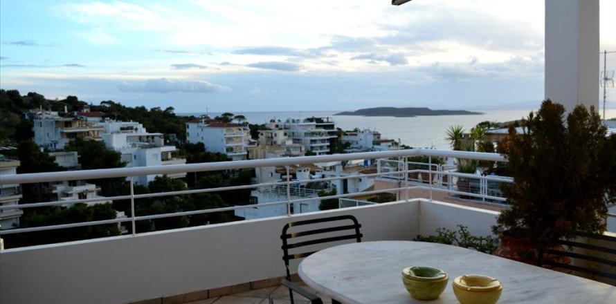 3 dormitorios Maisonette en Vouliagmeni, Greece No. 58374