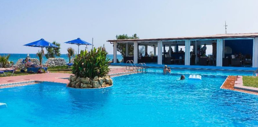 Hotel en Georgioupoli, Greece No. 55497